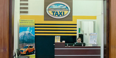 'Aeropuerto Guayaquil' taxi cooperative .